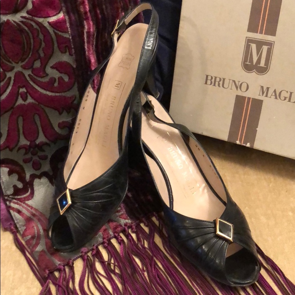 Bruno Magli Vintage Blk Leather Peeptoe Slingbacks
